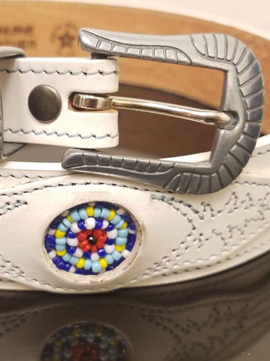 Silver Creek Collection Southwest Western Beaded Style White Leather Belt 27-30\